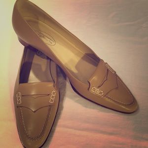 Talbots Loafers Beige 7.5N - hardly any wear.
